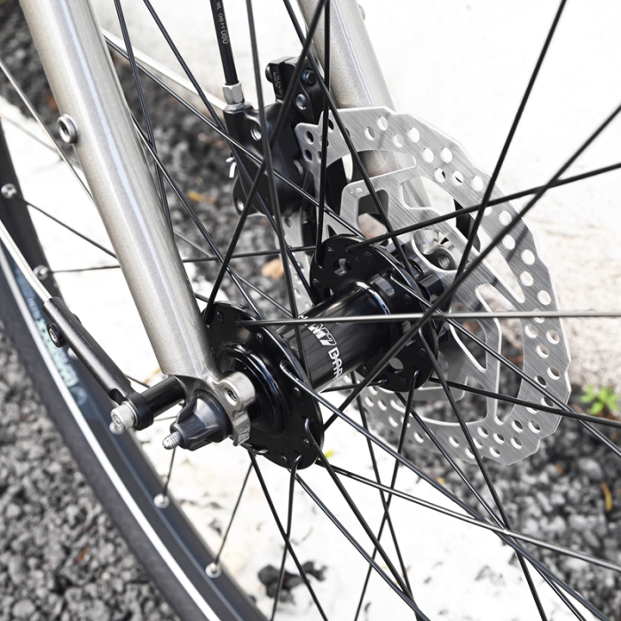 Darkrock Haikui Retro Bike 26" Cromoly Steel Touring Bike with 11-Speed Shimano CUES U6000 & Hydraulic Disc Brakes - Image 4
