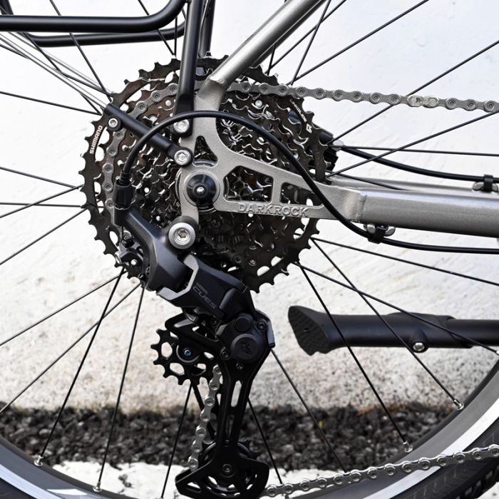 Darkrock Haikui Retro Bike 26" Cromoly Steel Touring Bike with 11-Speed Shimano CUES U6000 & Hydraulic Disc Brakes - Image 18